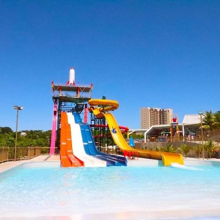 מלון קאלדס נובאס Piazza Diroma Acqua Park מראה חיצוני תמונה